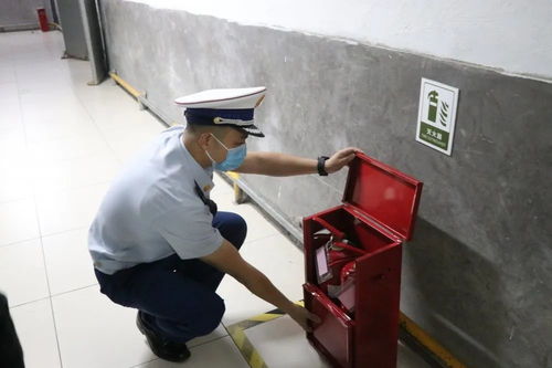 南川消防積極開展 兩會(huì) 期間商場市場 消防安全檢查